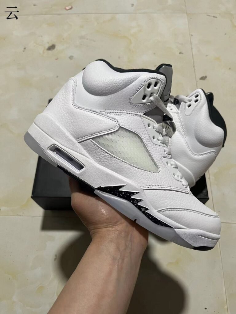 59 Air Jordan 5 retro DD0587 110 40-485