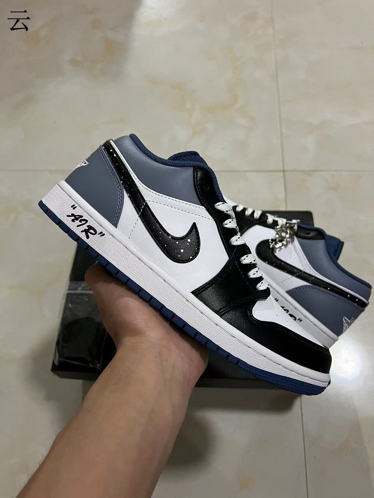 f  Air Jordan 1 LOW553558 41436-46 - Image 1