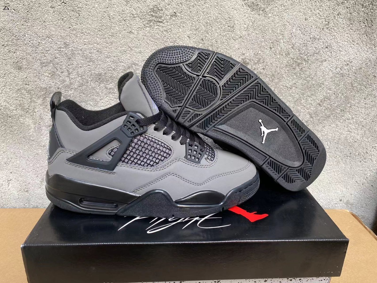 Ordinary jordan 4 gray black 36-47 shipped - Image 1