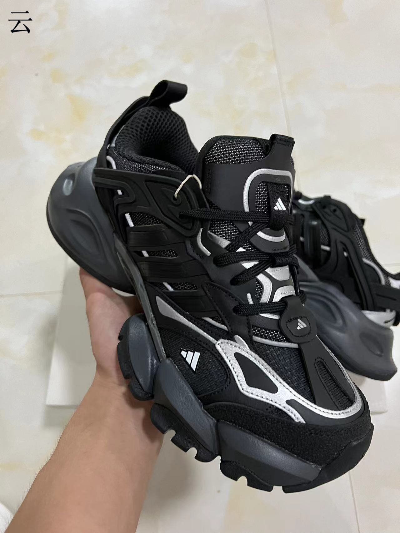 Adidas XLG Runner DeluxeIH0070 xm - Image 1