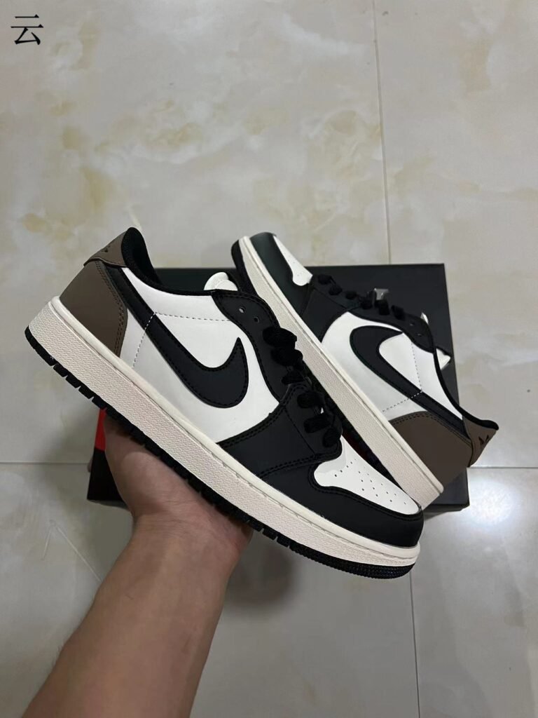 Air Jordan 1 Low OG MochaCZ0790-10236-47