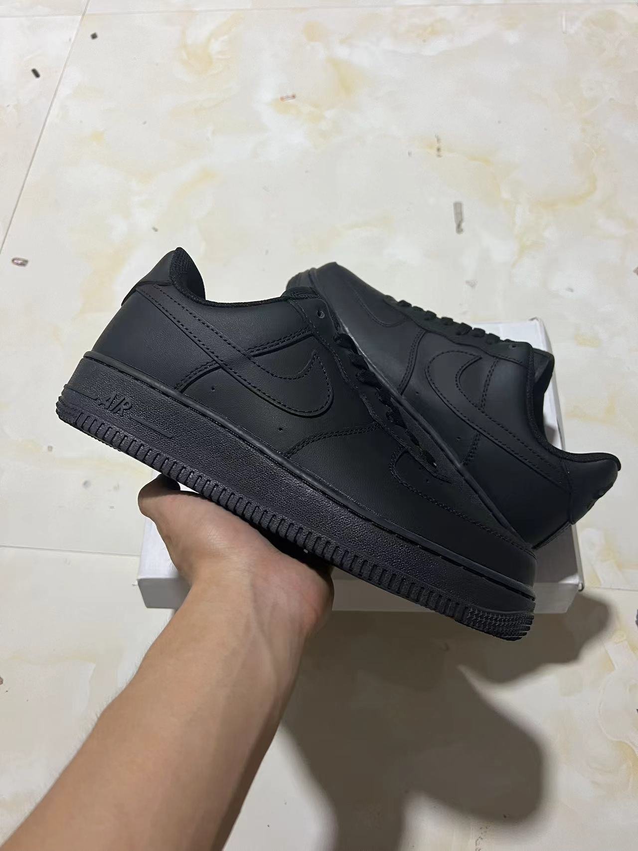 C-60 Nike Air Force 1 Low CW2288-001 36-475 - Image 1