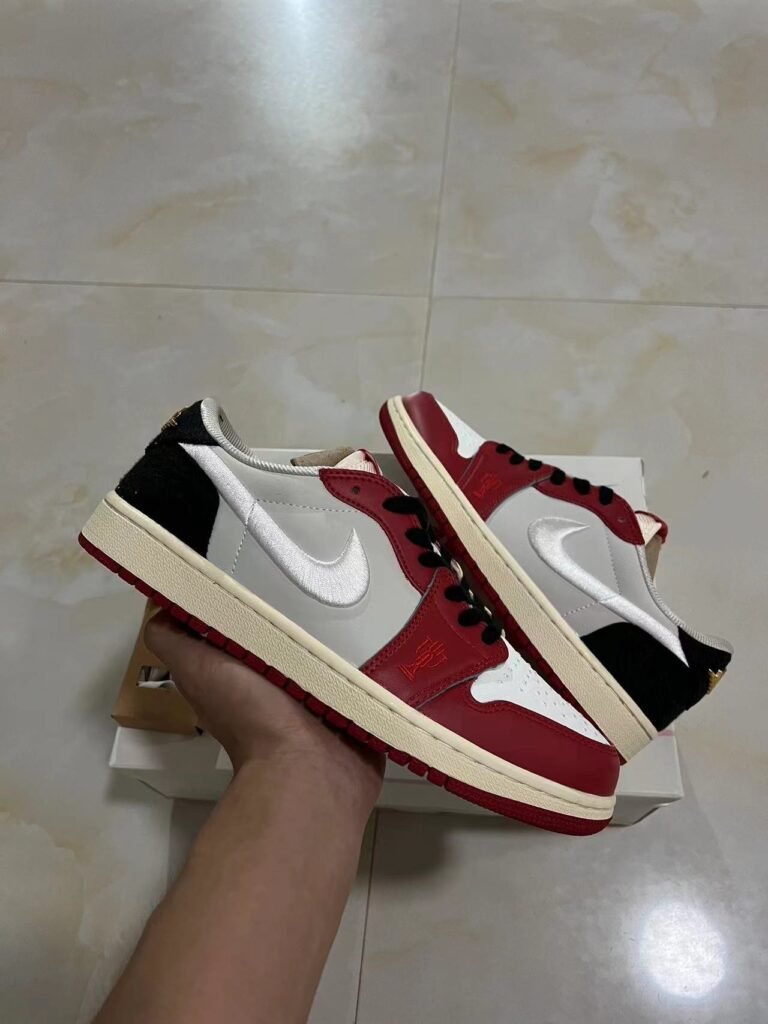 T-TrophyRoomxAirJordan1LowOGFN0432-017 36-46