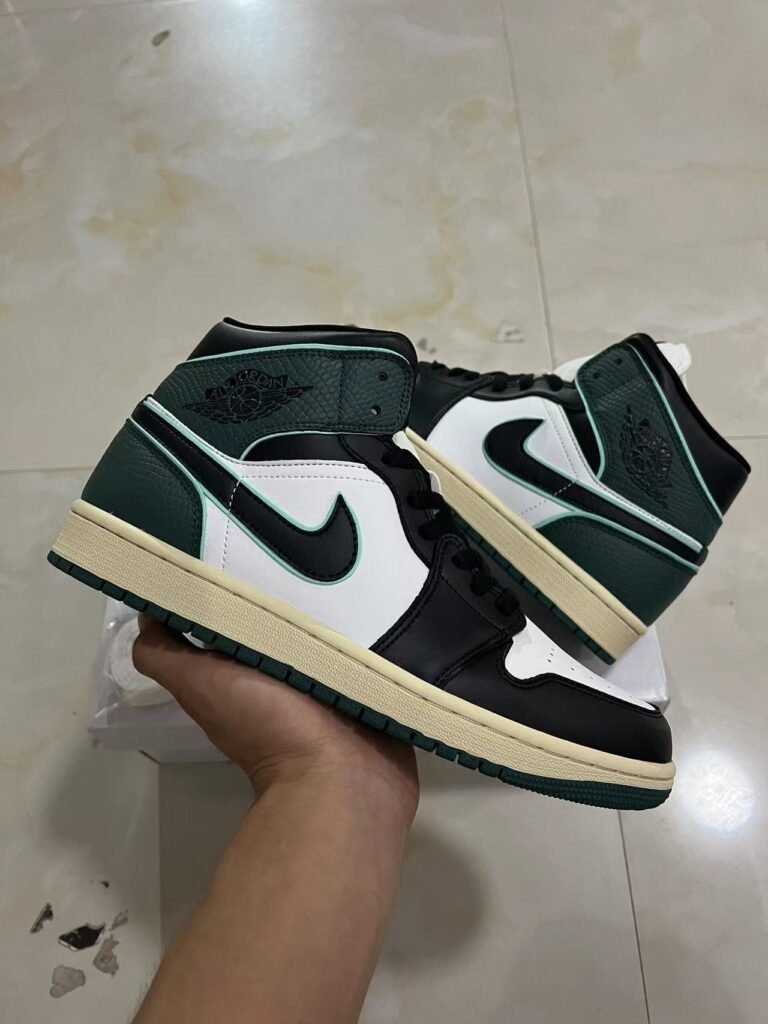 TFC- Air Jordan 1 Mid WMNS FQ7818-100 36-46