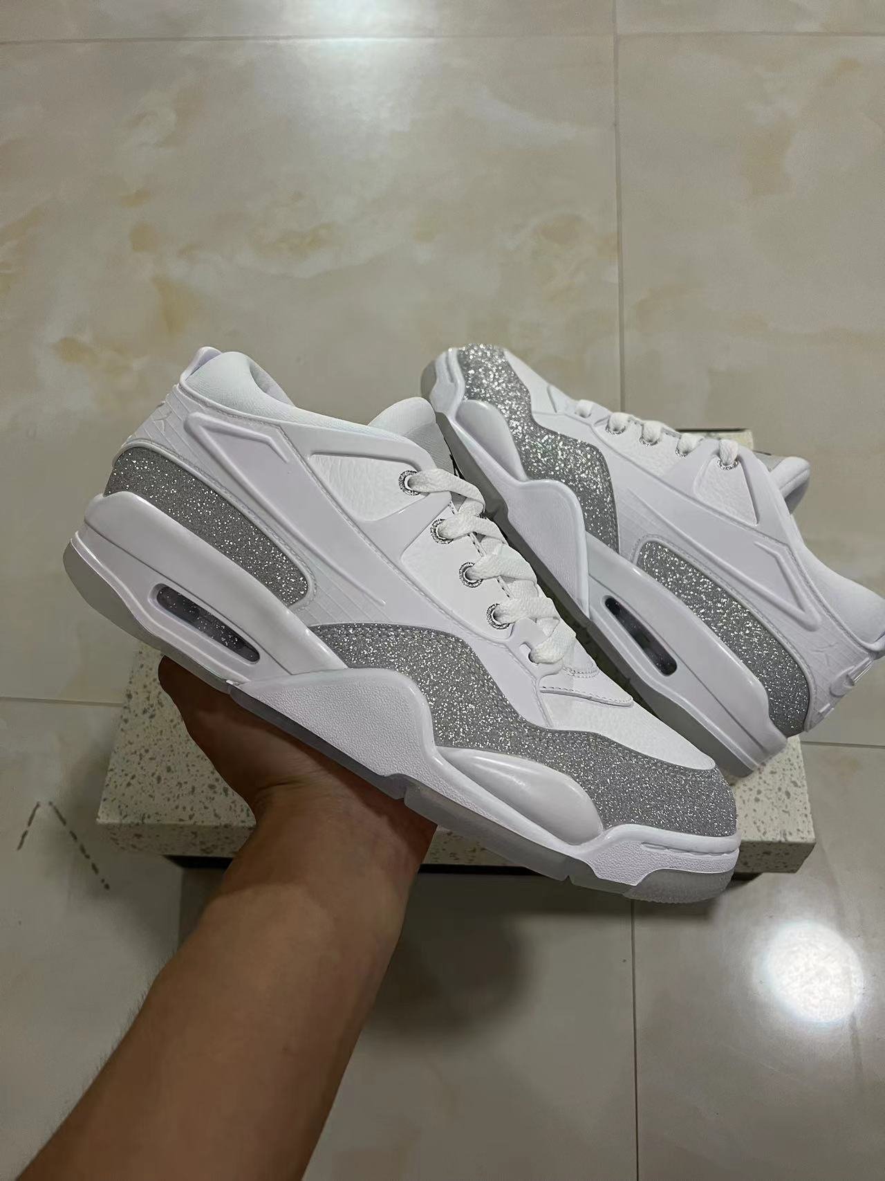 C- WMNS Air Jordan 4 RMHQ3441 111 36-47 - Image 1