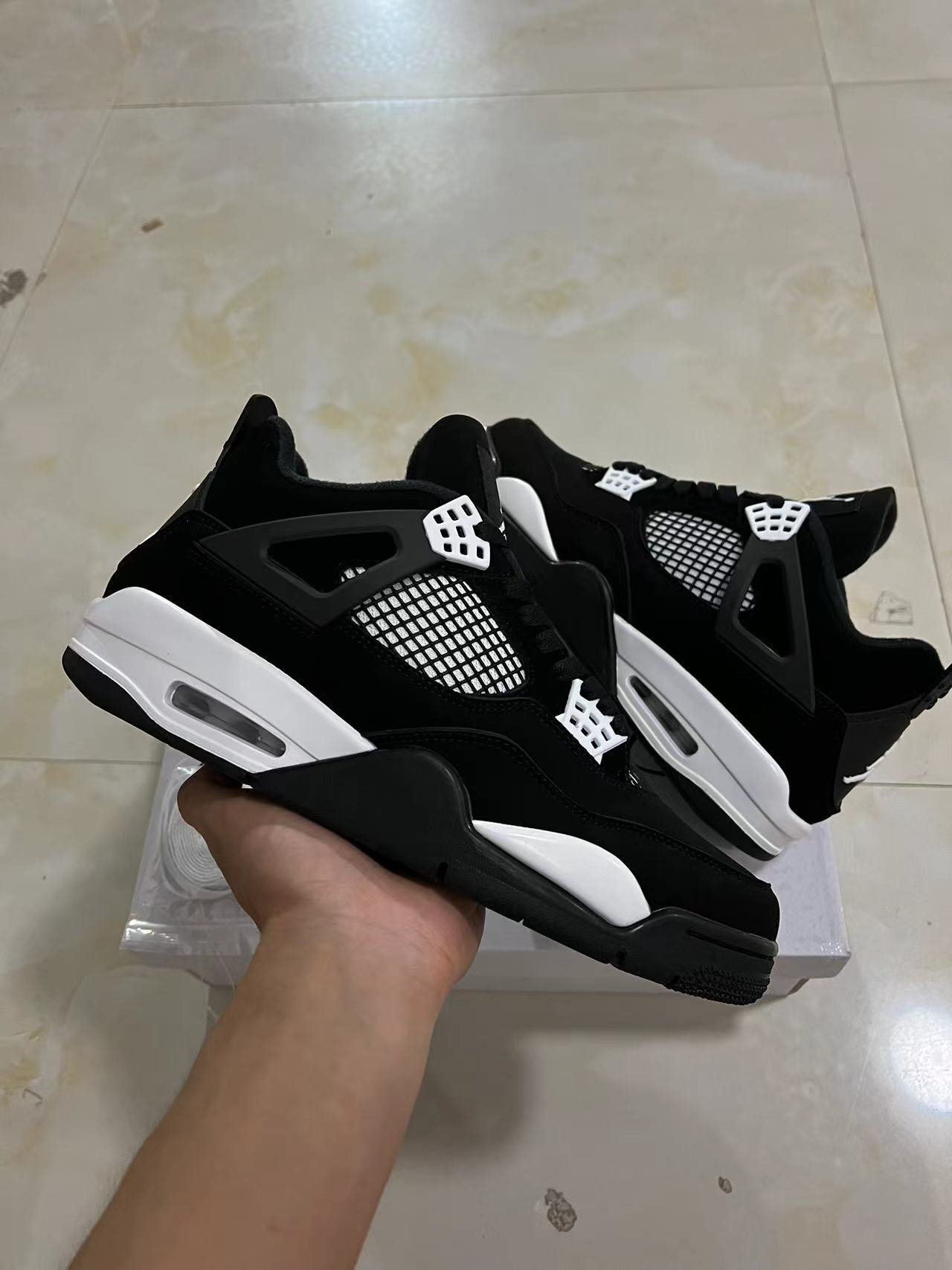 D1- Air Jordan 4 quotWhite ThunderquotFQ8138-001  36-47 - Image 1