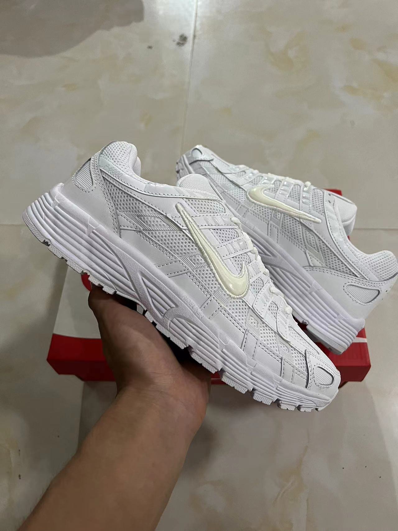 F2-NIKE P-6000CD6404-100 36-45 - Image 1