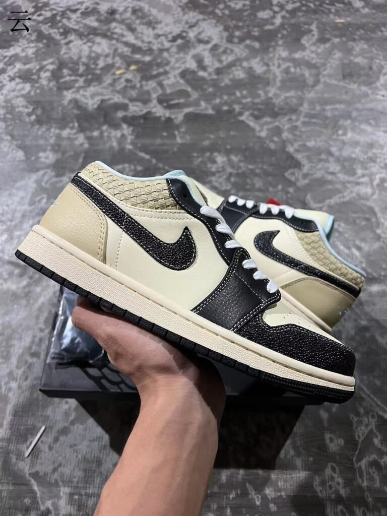 T- Air Jordan 1 Low SE Coconut MilkBlackHQ3437 101 36-46