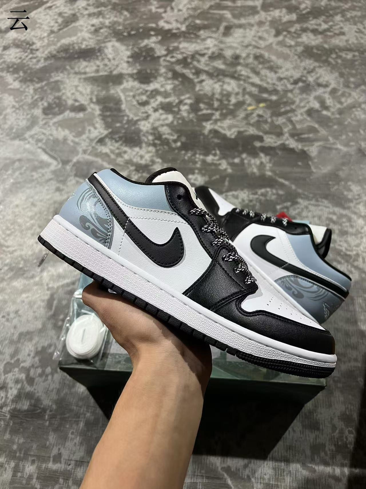 F- Air Jordan 1 LOW553558 132T 36-46 - Image 1