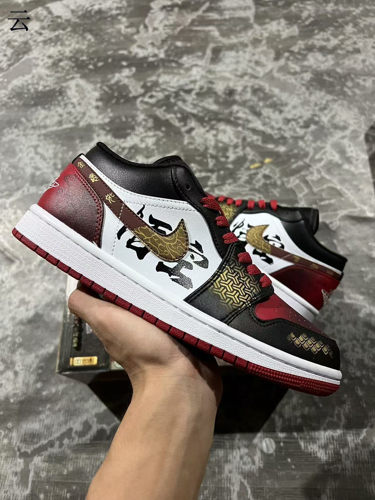 T-a  Air Jordan1 LOW553558 161team251 36-46 - Image 1