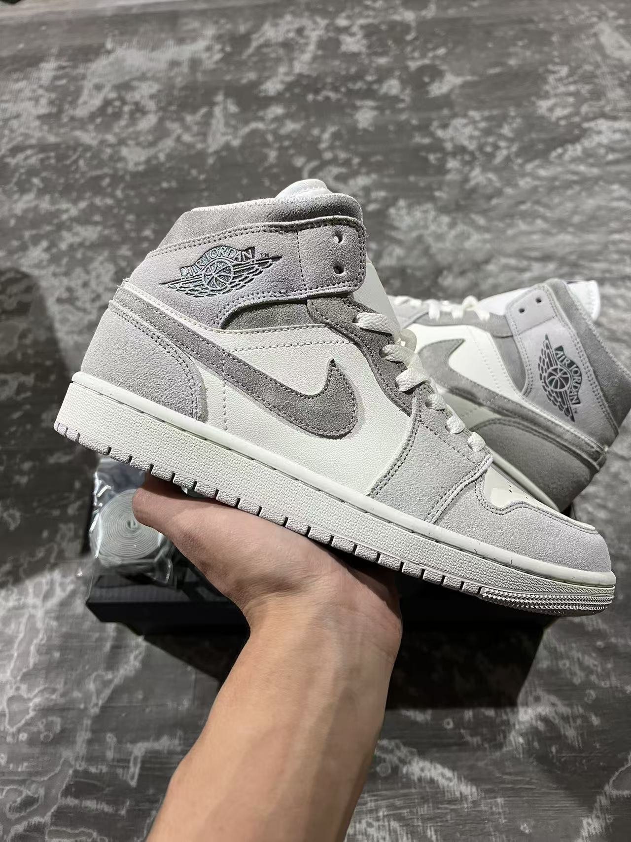 F-Air Jordan 1 MID SEFQ7720 002 36-46 - Image 1
