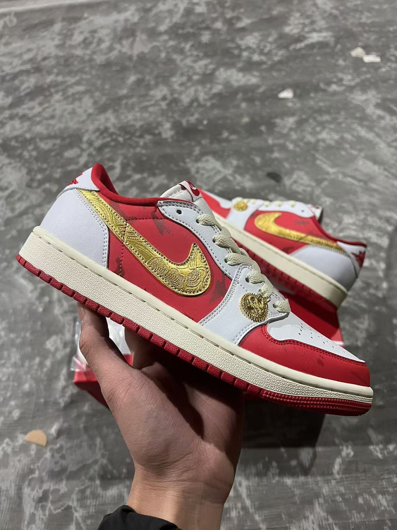 F-Air Jordan 1RETRO LOW OGCZ0790 16136-46 - Image 1
