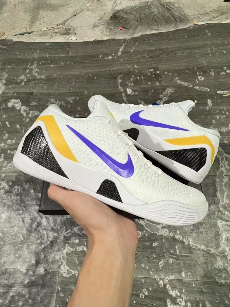 X2-NIKE ZOOM KOBE IxFZ7335 10240-46