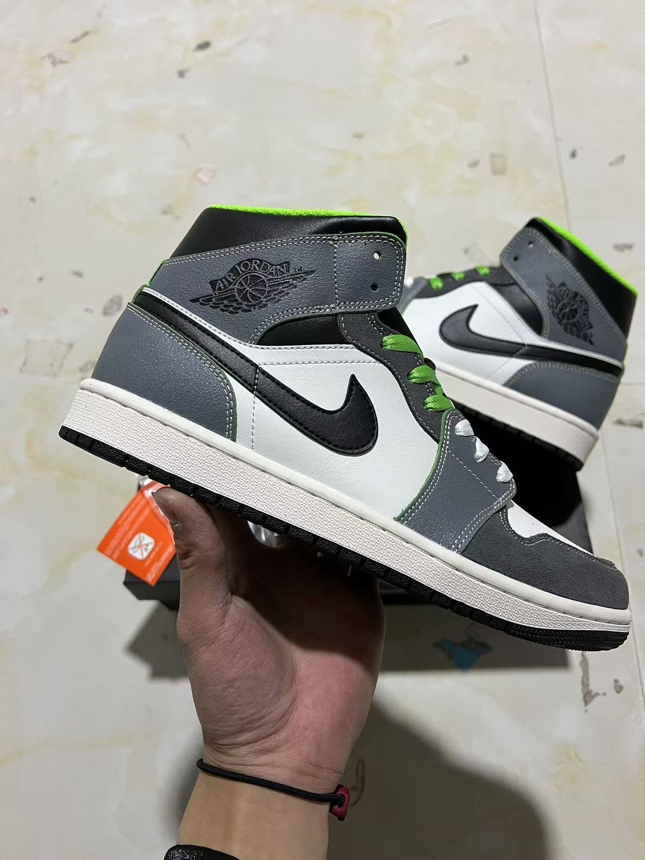 F-Air Jordan  1 MID SEHQ3829 00136-46 - Image 1