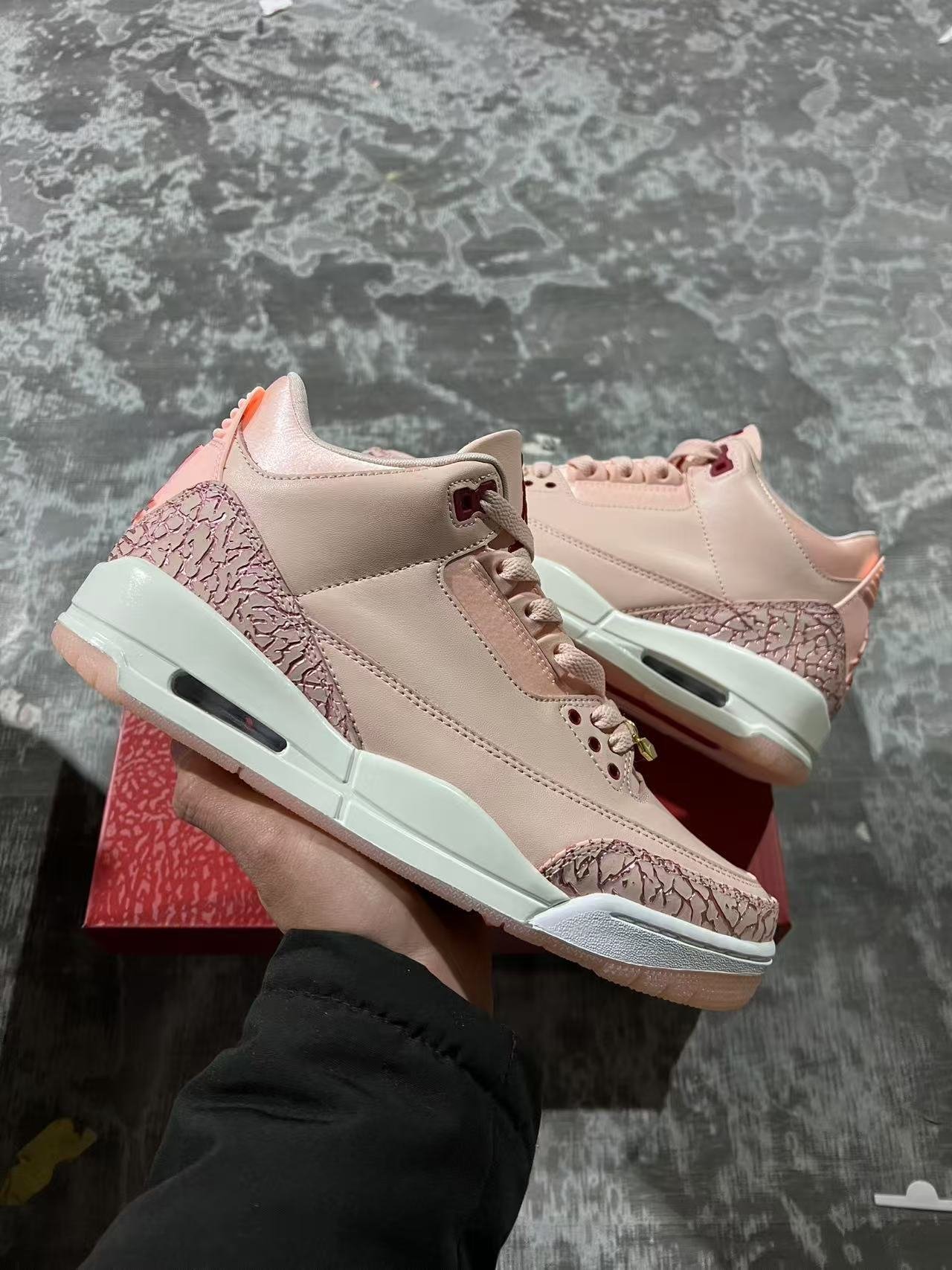 D1-WMNSAir Jordan 3quotValentinex27sDayquotHJ0178-600 - Image 1