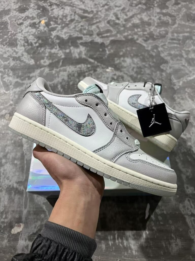 97-Air Jordan 1 Low OG Year of the SnakeHF3144-100