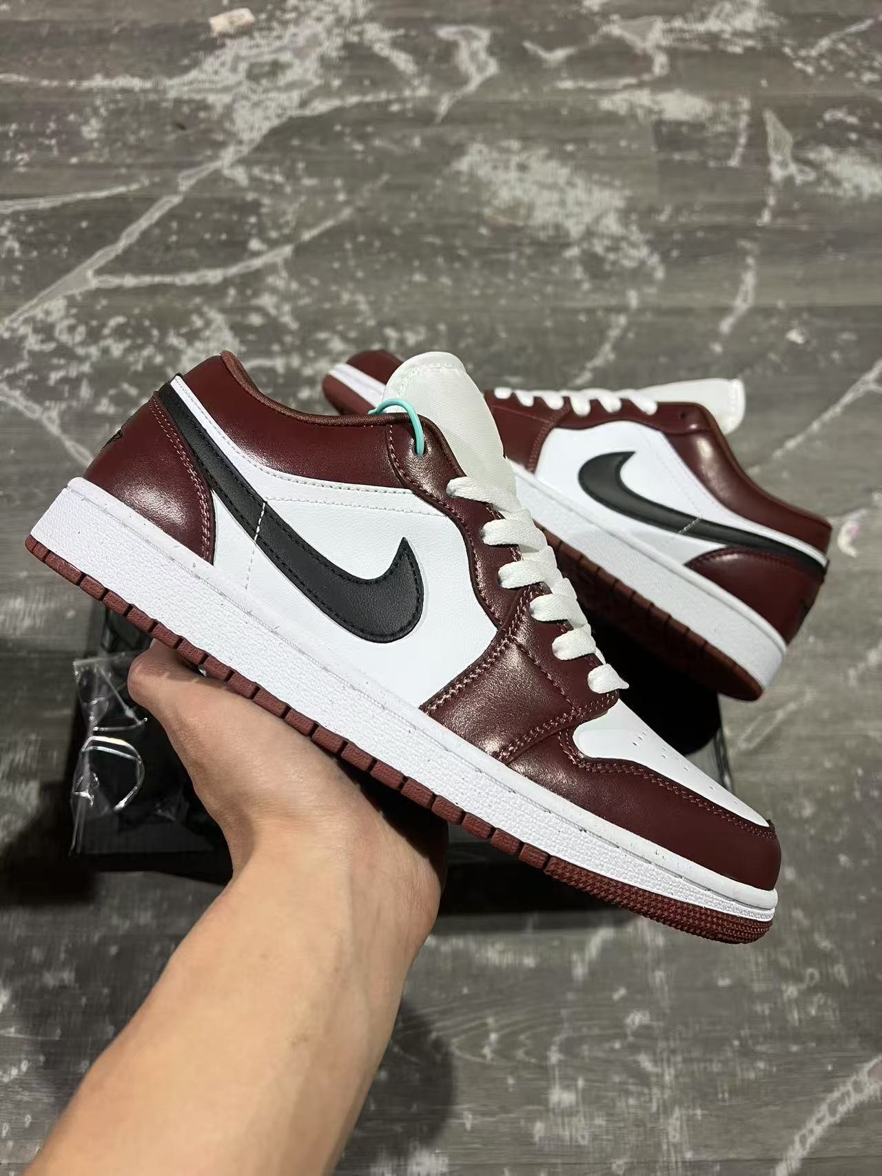 -Air Jordan 1 Low SE HF3148-10236-48 - Image 1