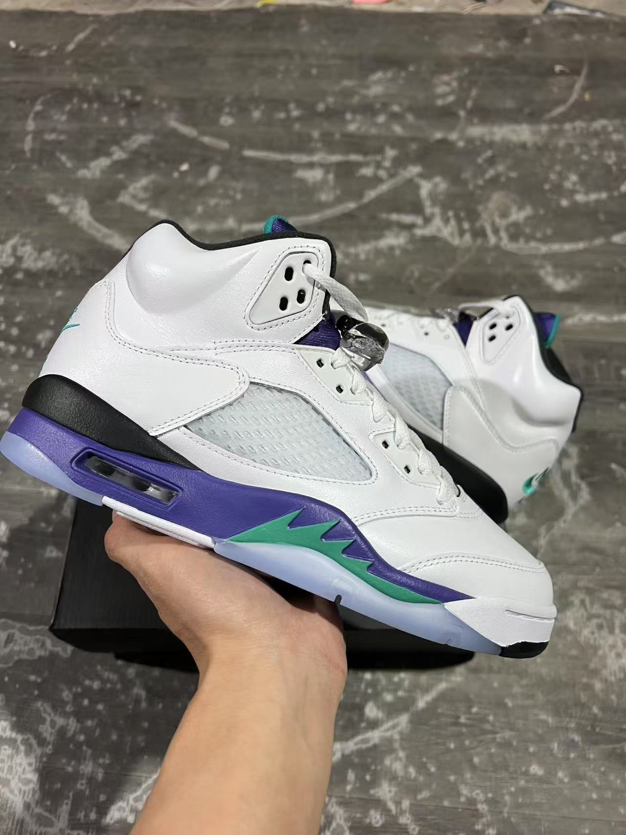 n-Air Jordan 5 OG Grape HQ7978-100 - Image 1