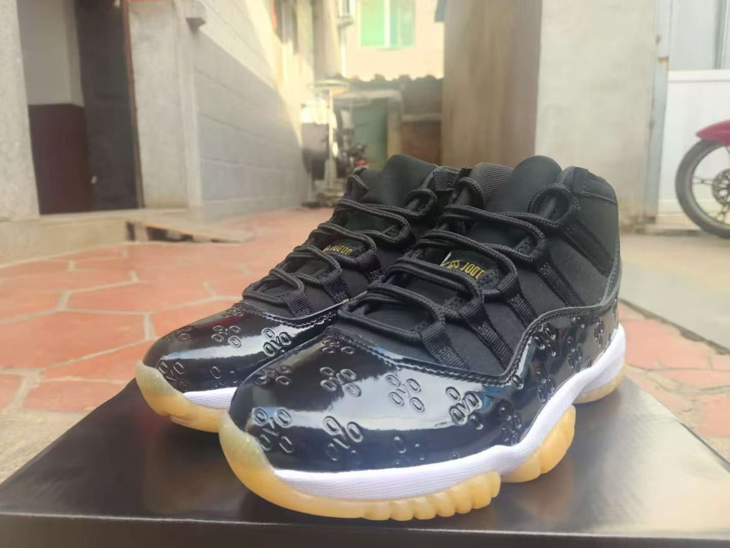 Air Jordan1140-47 - Image 1