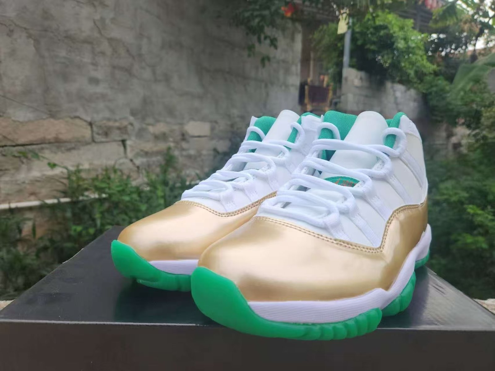 Currency ys-Air Jordan11 new color platinum green size 40-47 - Image 1