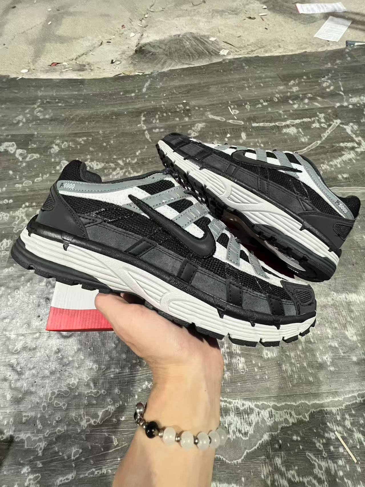 F2-NIKE P-6000HQ3818-00136-45 - Image 1
