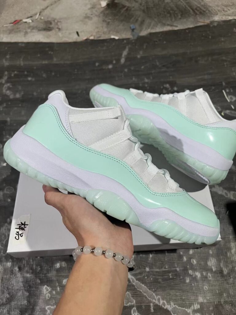 P-Air Jordan 11 Low Igloo AH7860-103