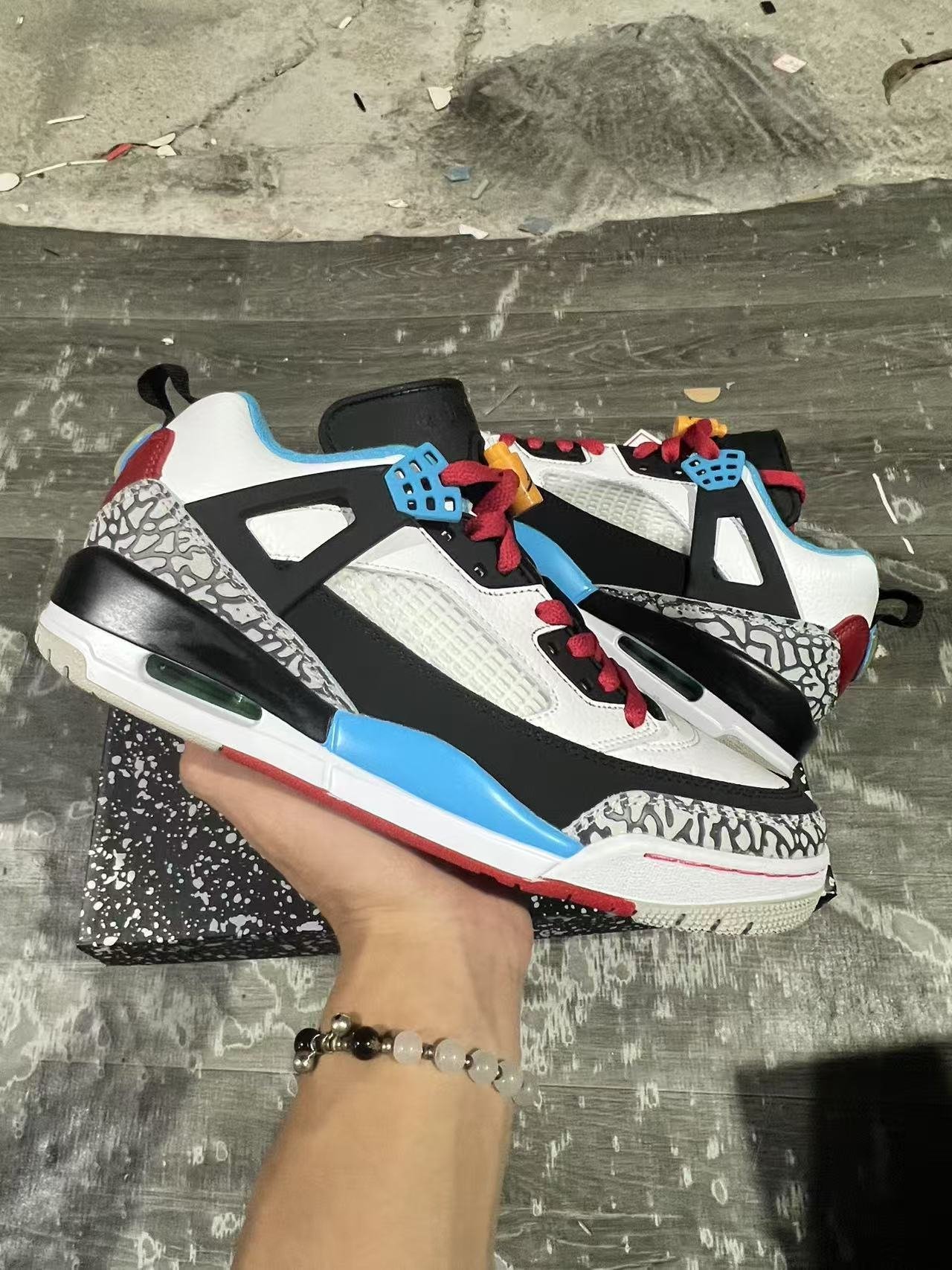 X2-Jordan Spizike Low Obama IM7425-00436-47 - Image 1