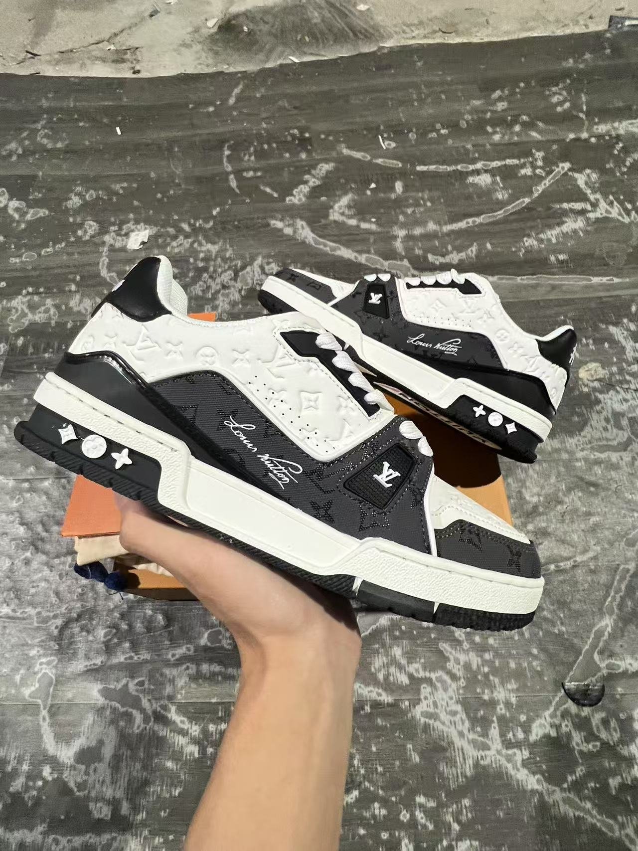 W4-Louis Vuitton Trainer Sneaker Low51BCOLORE39-46 - Image 1