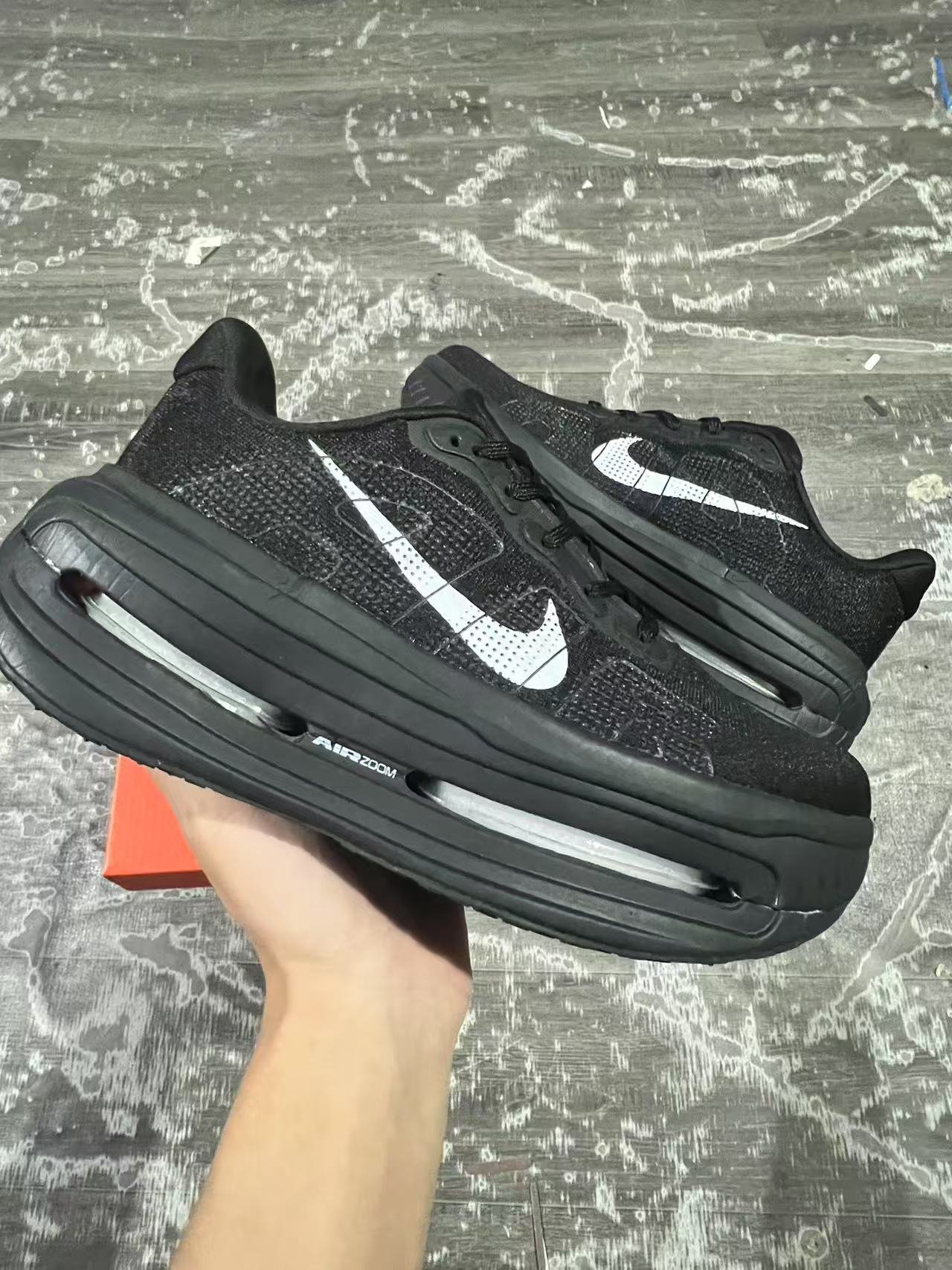 F-NIKE VOMERO PREMIUMHM5973 10036-45 - Image 1