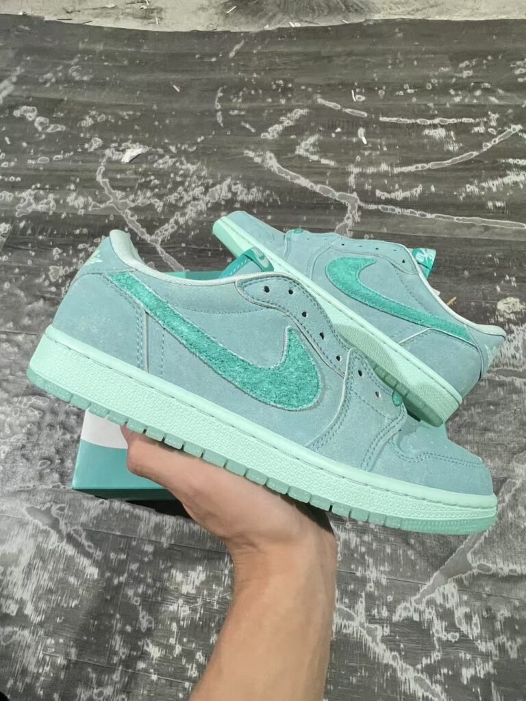 97-Air Jordan 1 Low OG Washed Teal WMNS HQ8111-300