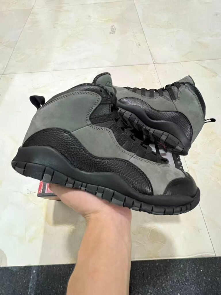 50th Edition of Jordan 10th Generation Air Jordan 10 Retro Shadow 2025 Edition Air Jordan 10 Retro x27Shadow Dark Gray Matte Leather Color Item No. HJ6779-001 First-layer Leather Genuine Label 5038 Number 7-