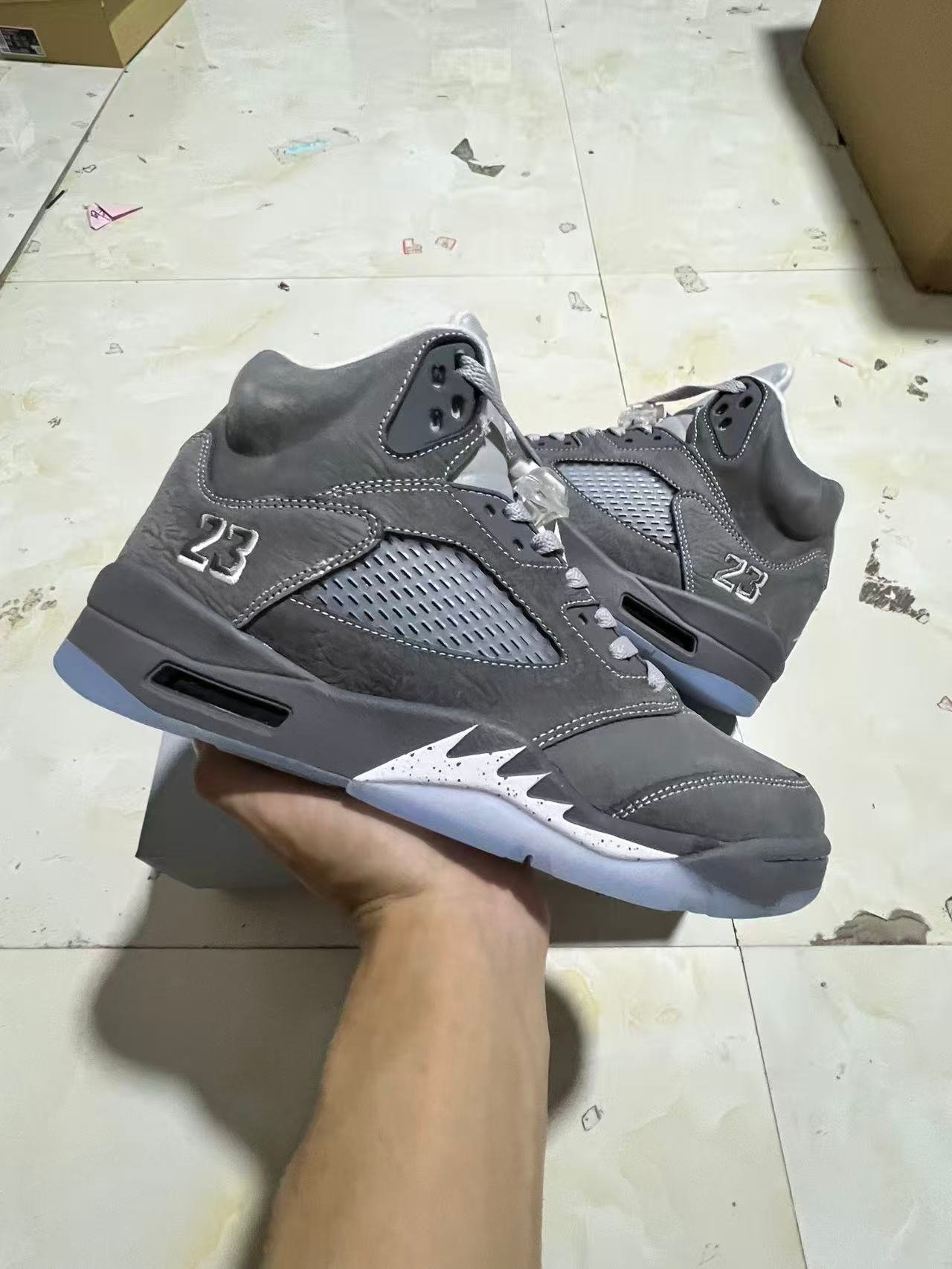 n-Air Jordan 5 Wolf GreyDD0587-002 - Image 1