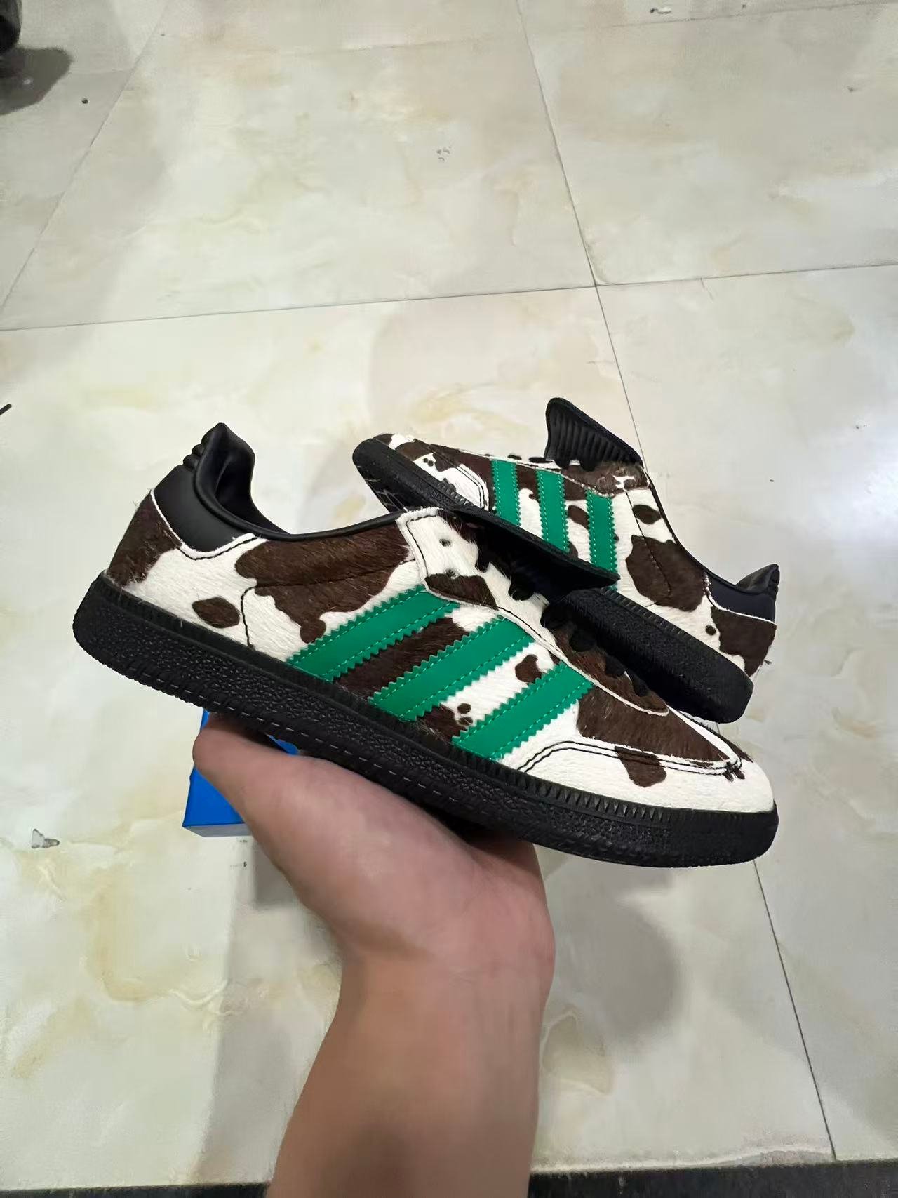 F-adidasJS3930355-45 - Image 1