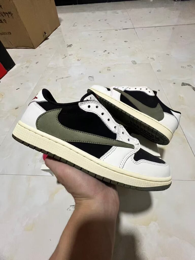 AT-Travis Scott x Air Jordan 1 Low OG WMNS Olive DZ4137-106