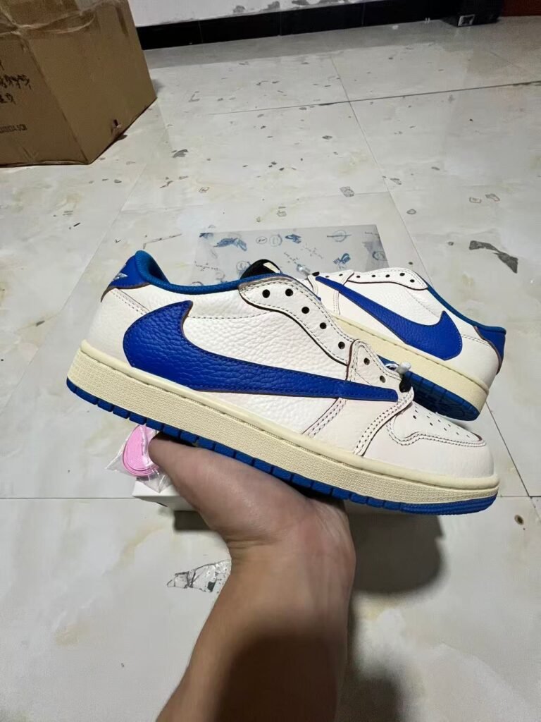 AT-Travis Scott  fragment design  Nike Air Jordan 1 LowDM7866-104