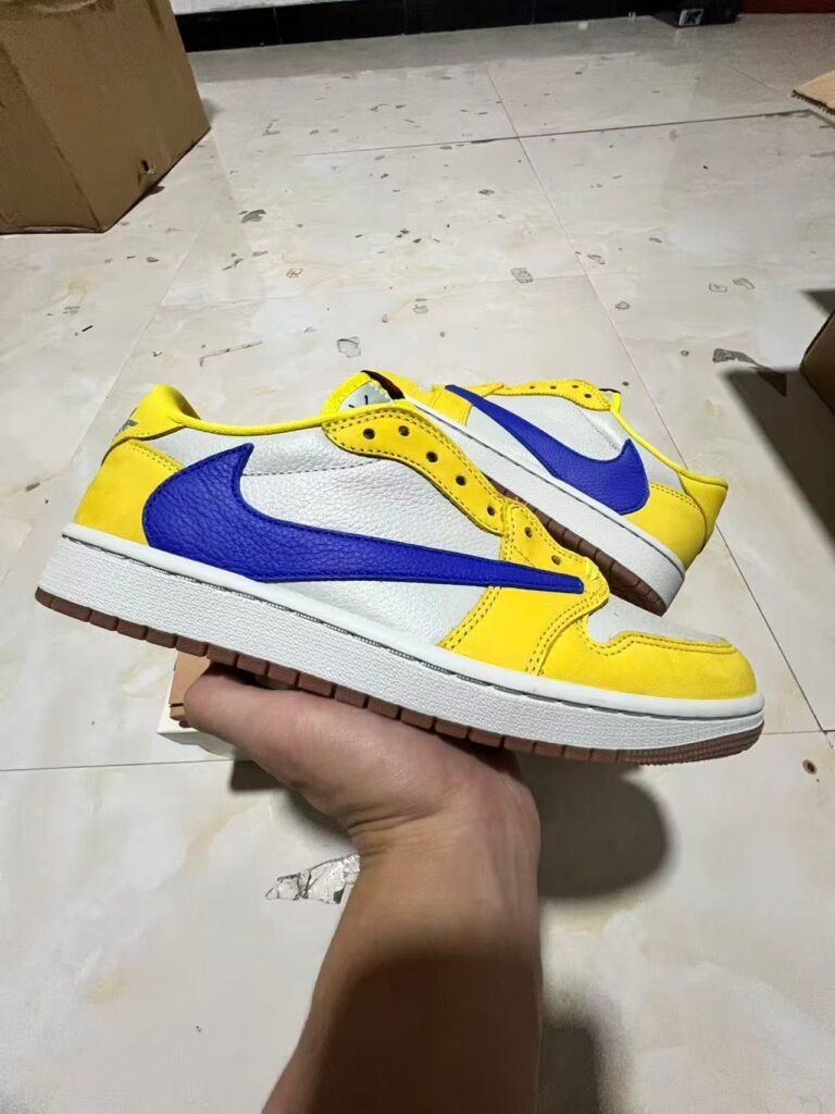 AT-Travis Scott x Air Jordan 1 Low OG Canary DZ4137-700