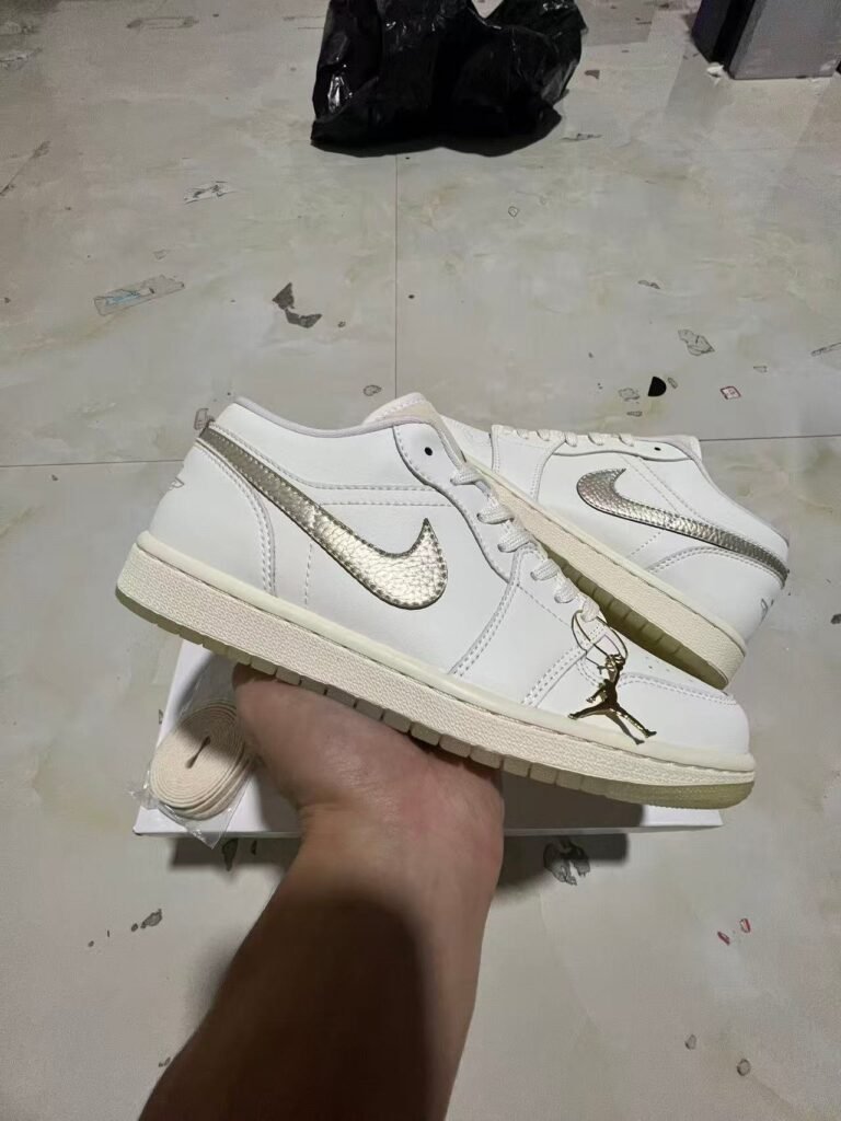 T-Air Jordan 1 Low WMNS Metallic Team GoldHV5157-10036-46