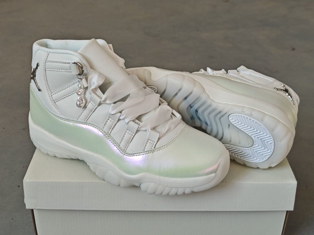 air jordan 11 Pearl  AR0715-110  36-47
