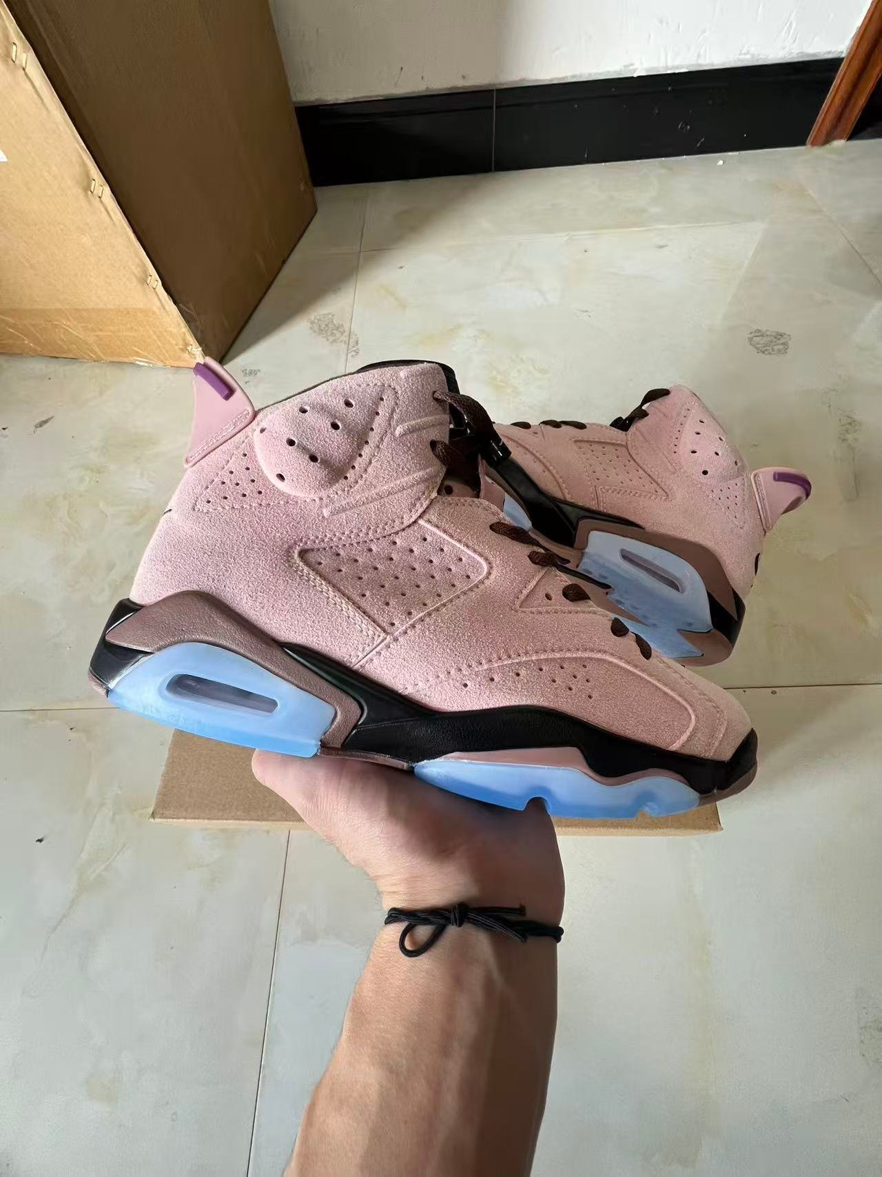 X2-A Ma Maniere x Air Jordan 6IF3103-20040-47 - Image 1