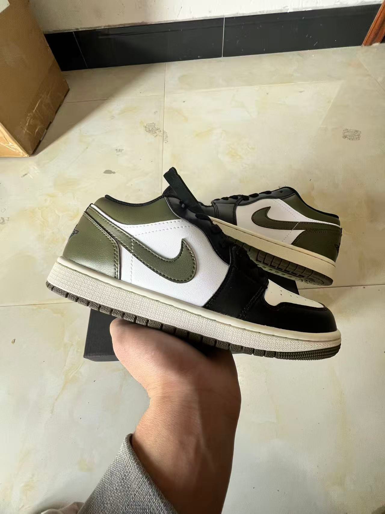 F-Air Jordan 1 LowMedium Olive553560-09235-47 - Image 1