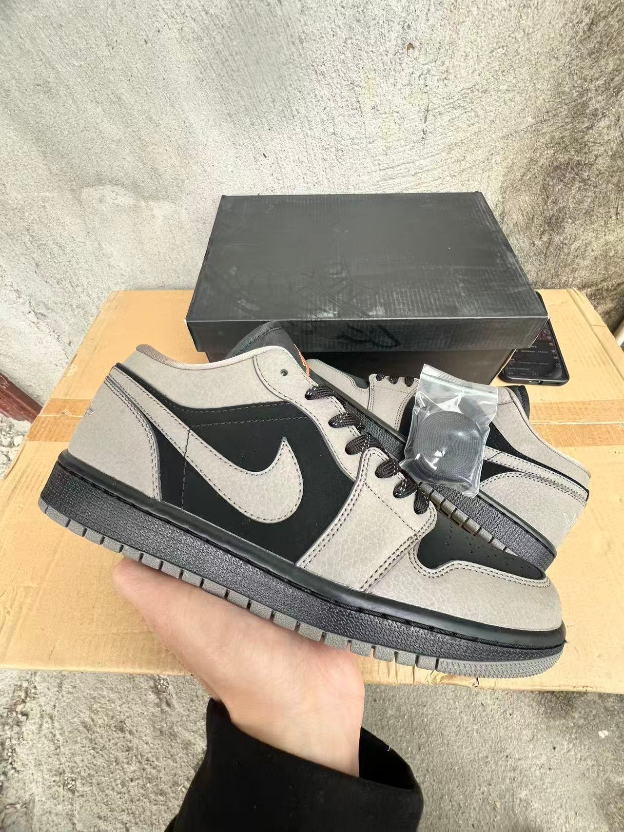 T-Air Jordan 1 LOW SEIB7109 00536-46 - Image 1