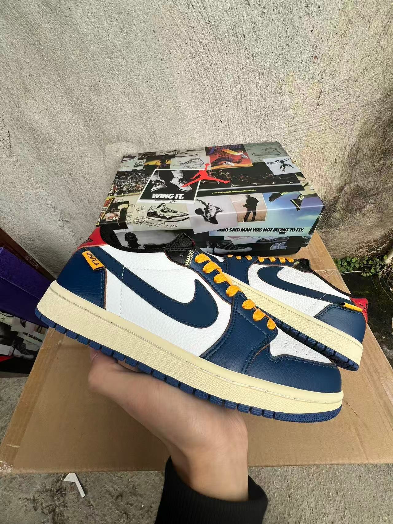 T-Air Jordan  1 RETRO LOW OGBV1301 146 - Image 1