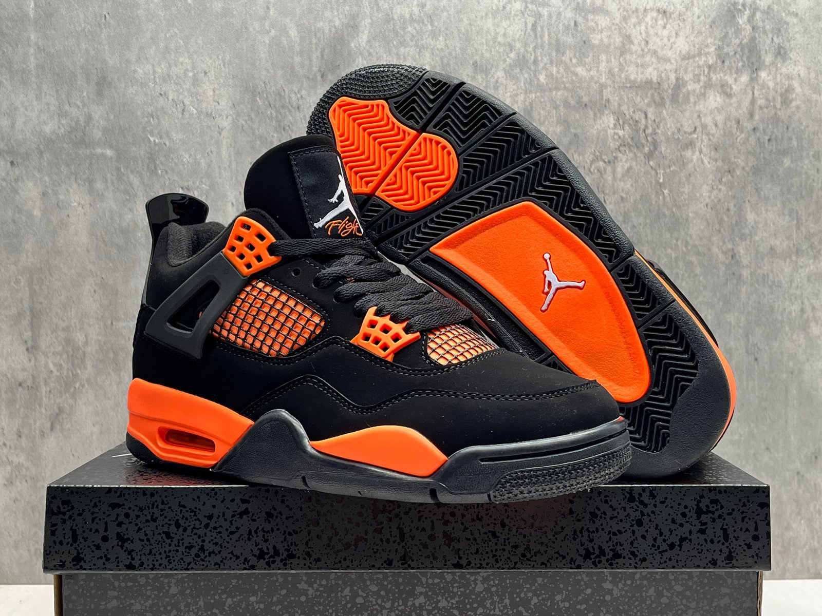 Air Jordan 4 - Image 1