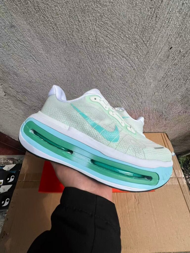 F-NIKE VOMERO PREMIUMHQ205098336-45