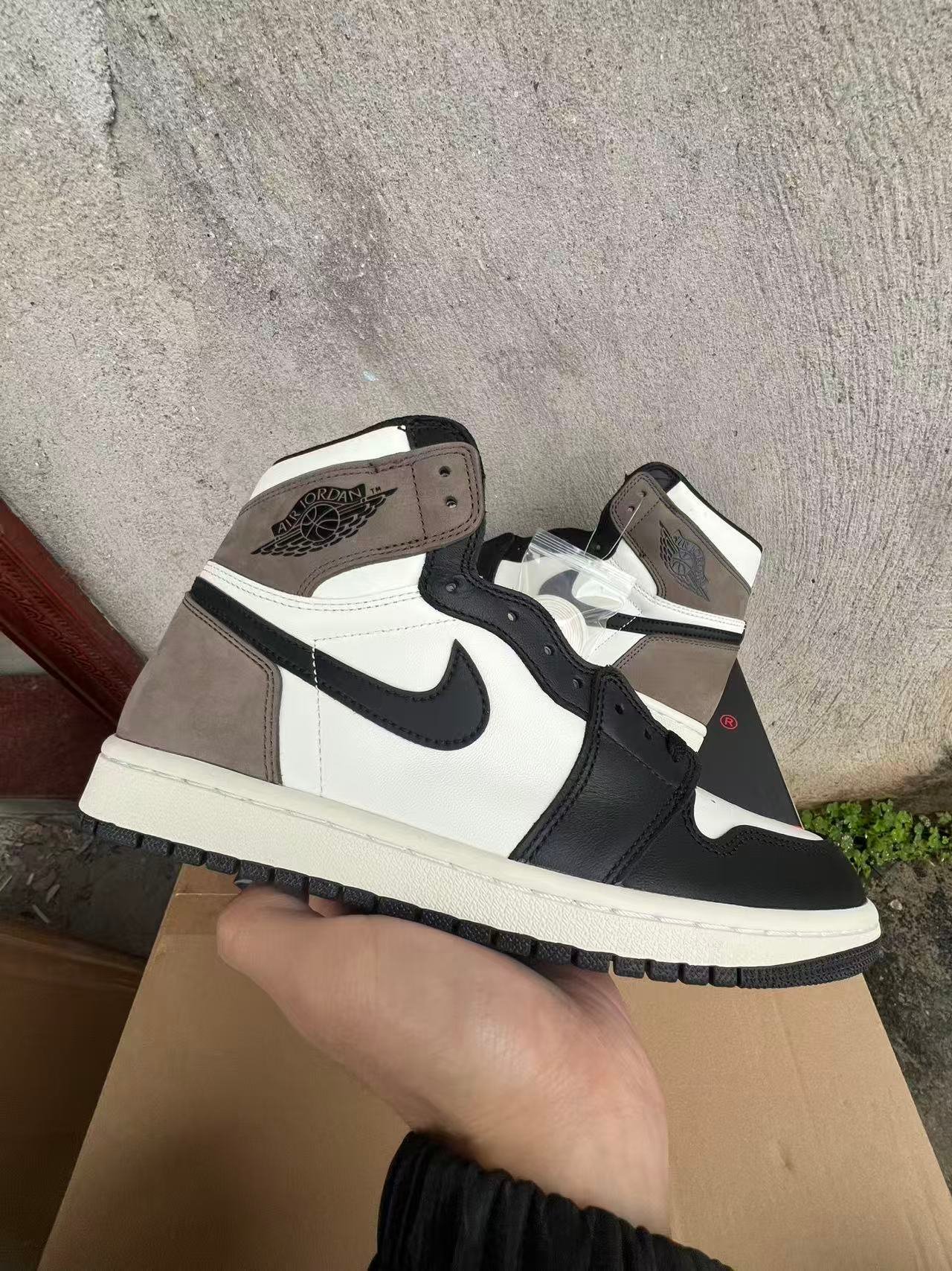 F-Air Jordan 1RETRO HIGH OG55508810536-47 - Image 1