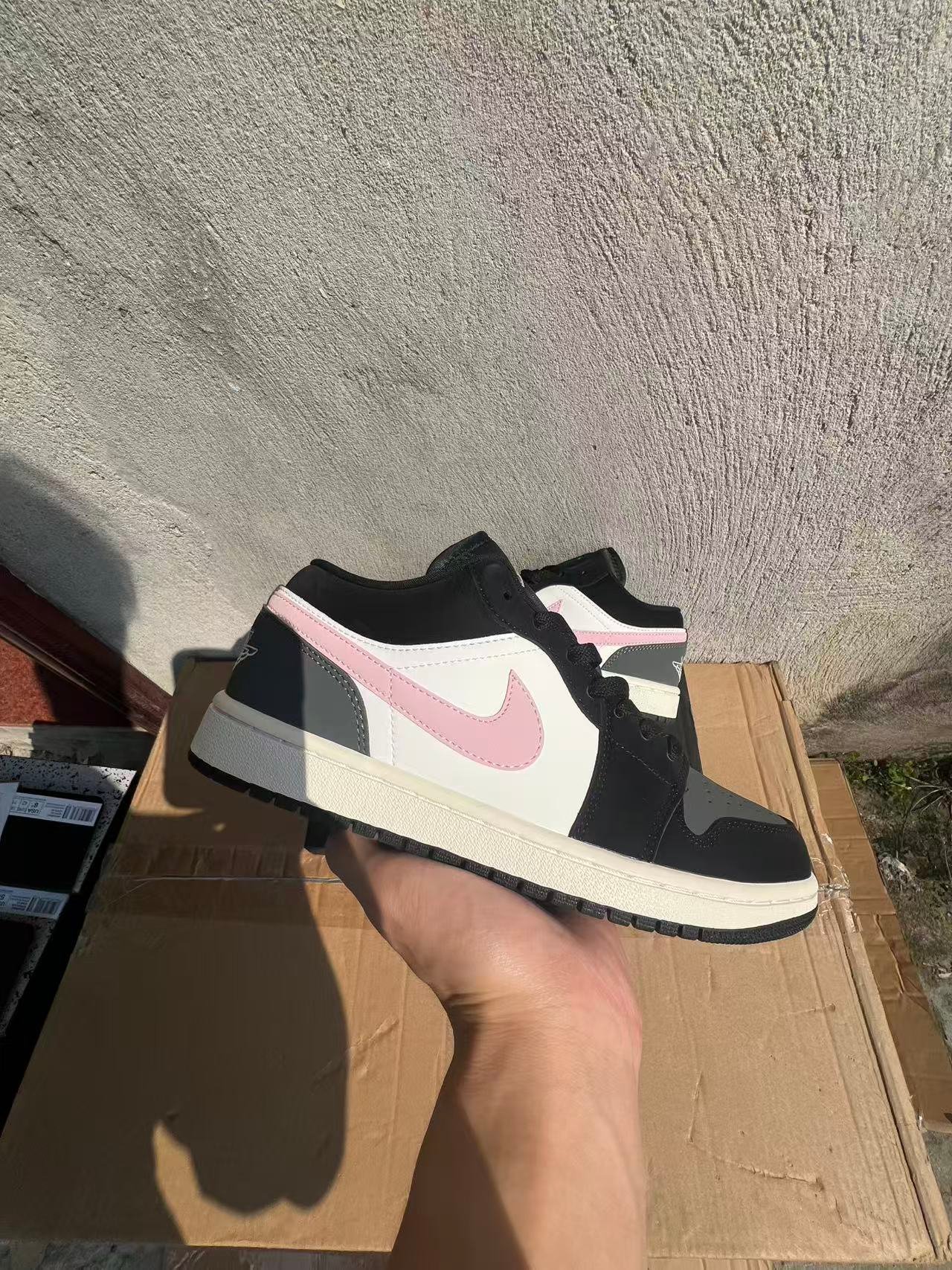 T-Air Jordan  1 LOW SE113788 003 - Image 1