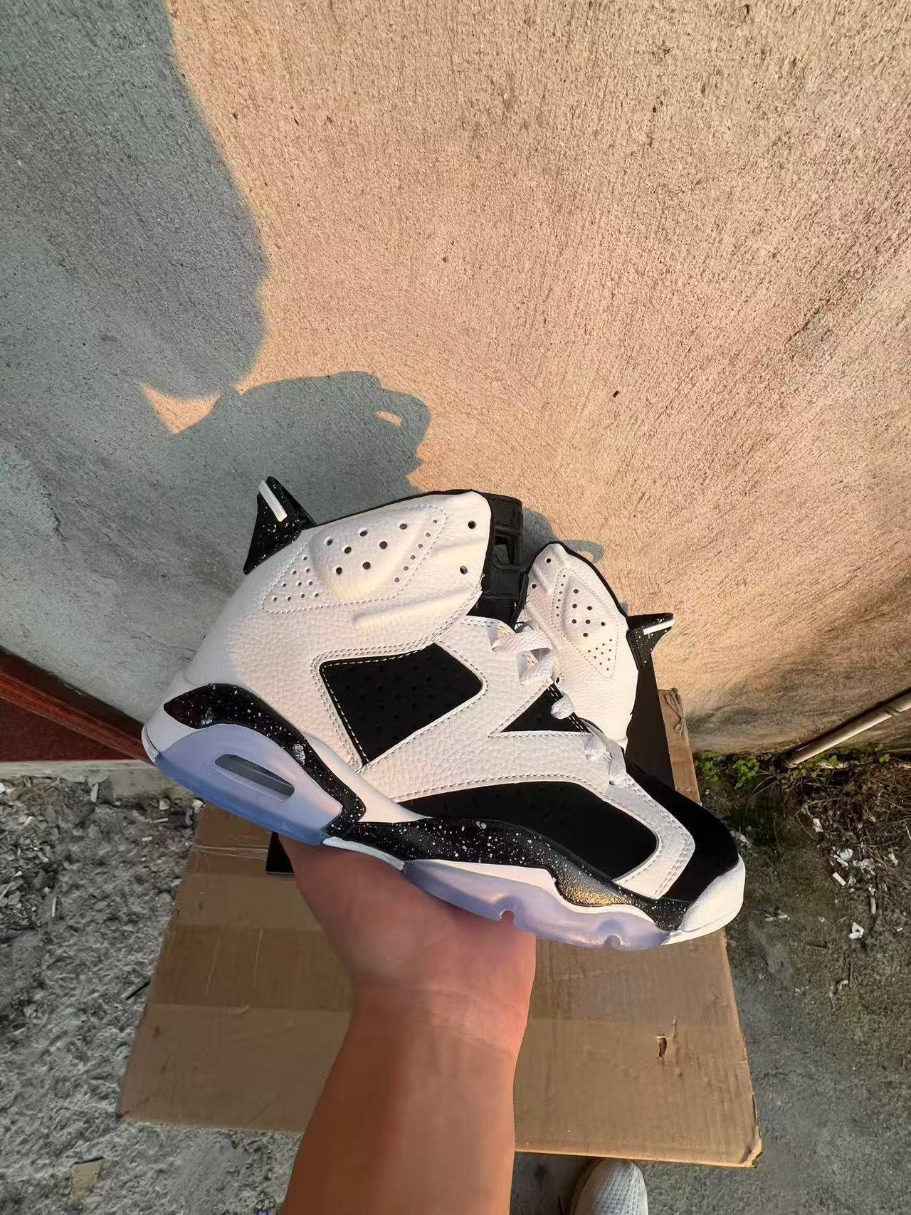 Air Jordan 6 RETROCT8529 108 - Image 1