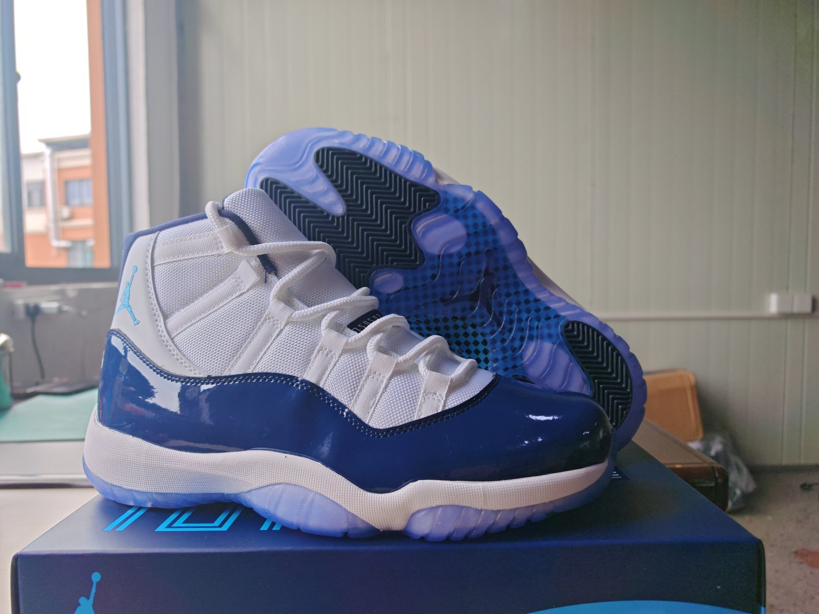 Seven-currency new color 36-475 shipped - Image 1