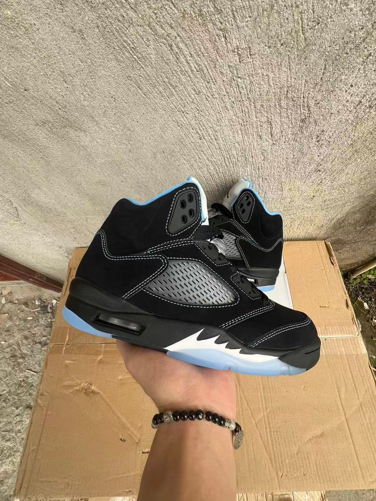 F1-Air Jordan 5 RETRODD0587 00836-485 - Image 1